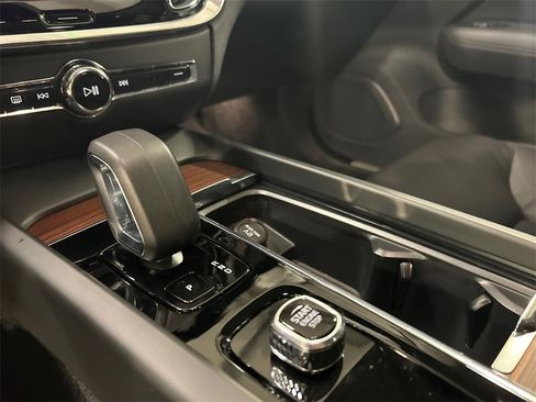 Certified 2025 Volvo V60 B5 Cross Country Plus image 19