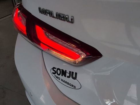 Used 2021 Chevrolet Malibu LT image 28