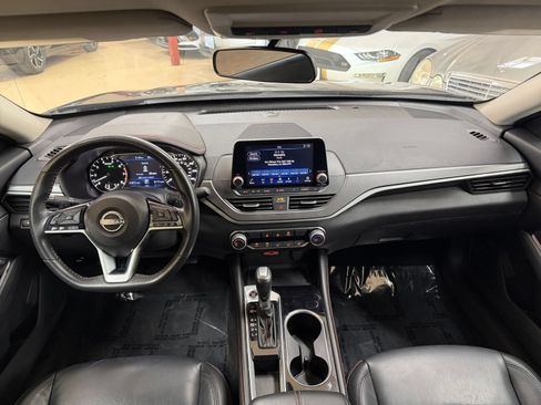 Used 2025 Nissan Altima 2.5 SR FWD image 33