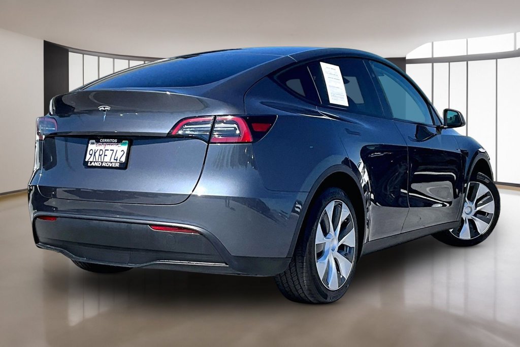 Used 2023 Tesla Model Y 2WD image 6