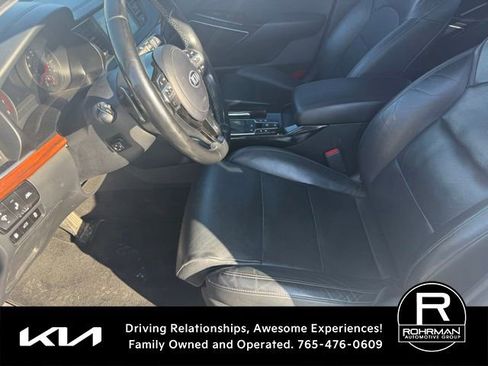 Used 2017 Kia Cadenza Technology image 8