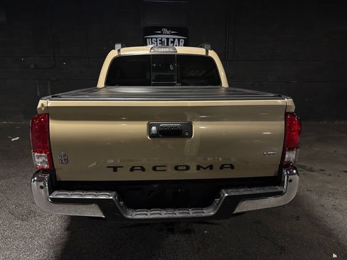 Used 2018 Toyota Tacoma SR5 RWD image 5