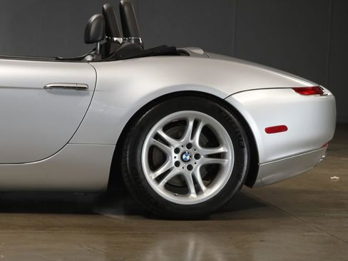 Used 2002 BMW Z8 image 23
