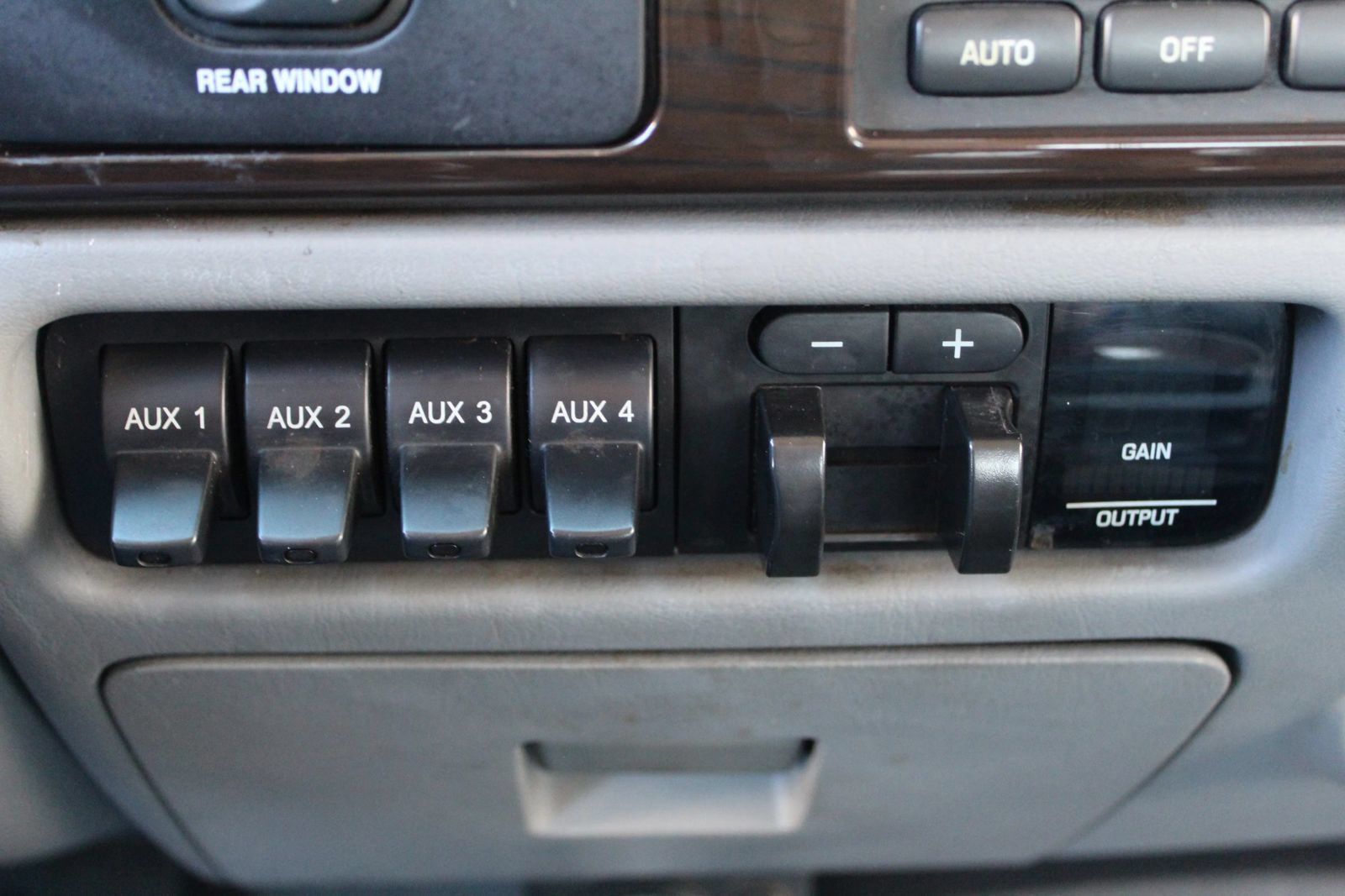 Used 2005 Ford F350 Lariat RWD image 22
