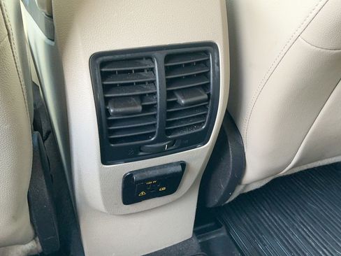 Used 2018 Ford Escape Titanium FWD image 10