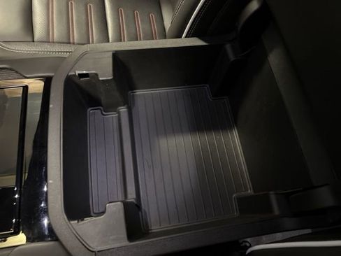 Used 2025 GMC Yukon XL AT4 Ultimate image 24