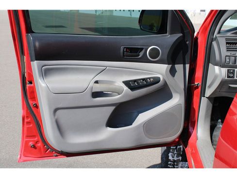 Used 2014 Toyota Tacoma 4x4 Double Cab image 6