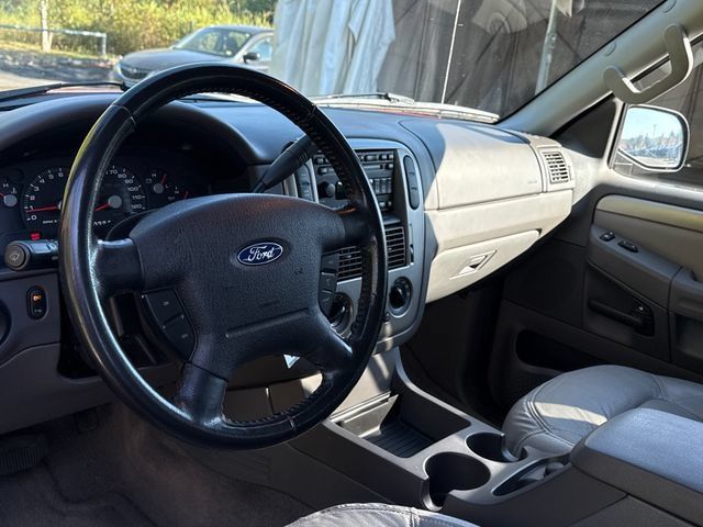 Used 2004 Ford Explorer XLT AWD/4WD image 15