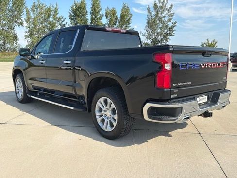 Used 2022 Chevrolet Silverado 1500 LTZ AWD/4WD image 9