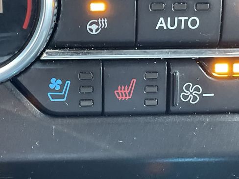 Used 2021 Ford Expedition Max XLT image 23