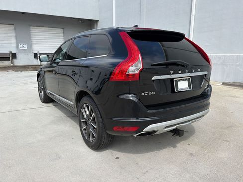 Used 2017 Volvo XC60 T6 Dynamic w/ Climate Package AWD/4WD image 3