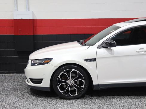 Used 2013 Ford Taurus SHO image 21