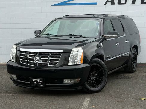 Used 2010 Cadillac Escalade ESV Premium image 1