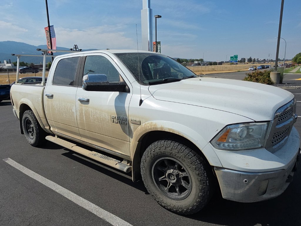 Used 2016 RAM 1500 Laramie AWD/4WD image 3