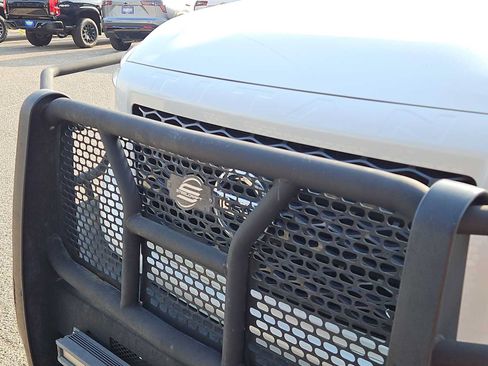 Used 2019 Nissan Titan PRO-4X AWD/4WD image 13
