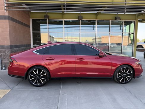 Used 2024 Honda Accord Touring image 9