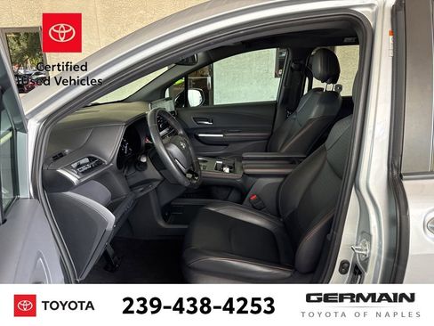 Used 2021 Toyota Sienna XSE FWD image 15