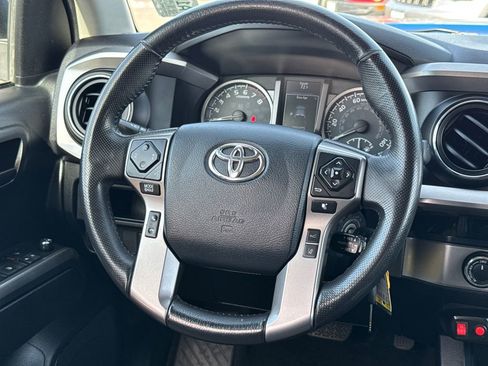 Used 2018 Toyota Tacoma SR5 image 22