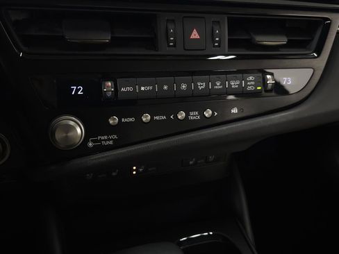 Certified 2024 Lexus ES 350 w/ Premium Package image 27