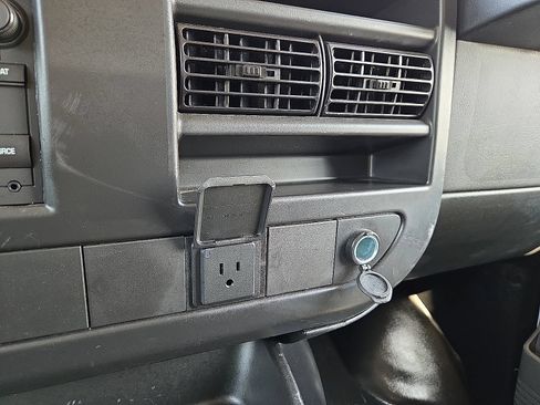 Used 2025 Chevrolet Express 2500 w/ Driver Convenience Package RWD image 18
