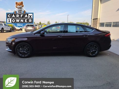 Used 2018 Ford Fusion SE w/ Equipment Group 201A FWD image 6