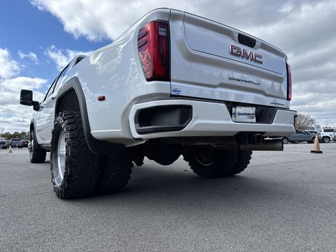 Used 2024 GMC Sierra 3500 Denali w/ Technology Package image 8
