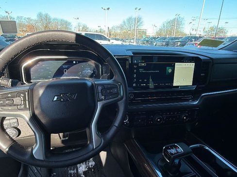 Used 2023 Chevrolet Silverado 1500 RST image 18