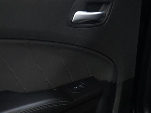 Used 2019 Dodge Charger R/T w/ Blacktop Package image 25