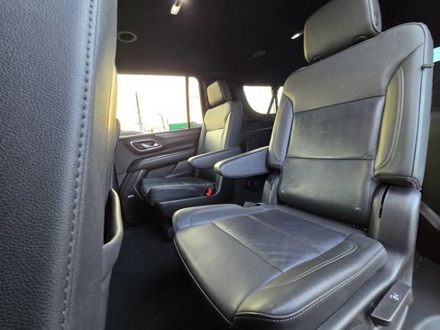 Used 2024 Chevrolet Suburban LT image 13