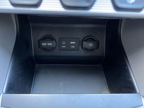 Used 2020 Hyundai Elantra SEL w/ Convenience Package (C2) FWD image 19