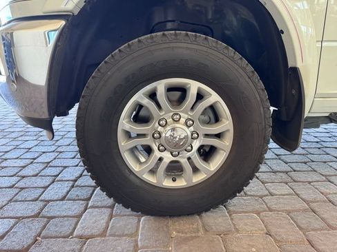 Used 2016 RAM 2500 Laramie w/ Convenience Group AWD/4WD image 32