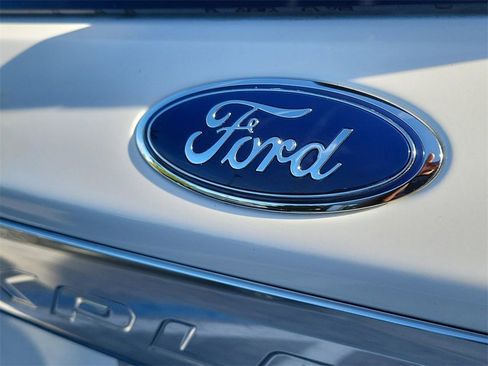 Used 2021 Ford Explorer Platinum w/ Equipment Group 601A image 9