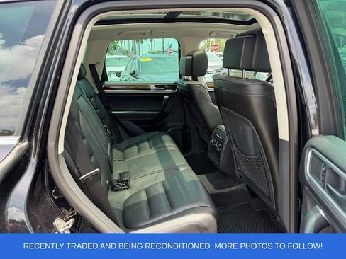 Used 2016 Volkswagen Touareg TDI AWD/4WD image 17