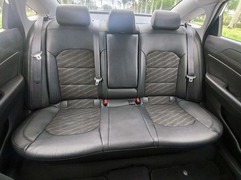 Used 2016 Hyundai Sonata Sport w/ Option Group 02 FWD image 13