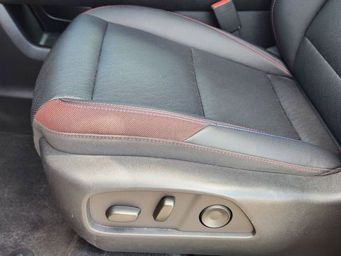 Used 2025 Chevrolet Equinox RS FWD image 33