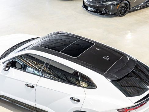 Used 2021 Lamborghini Urus AWD/4WD image 21