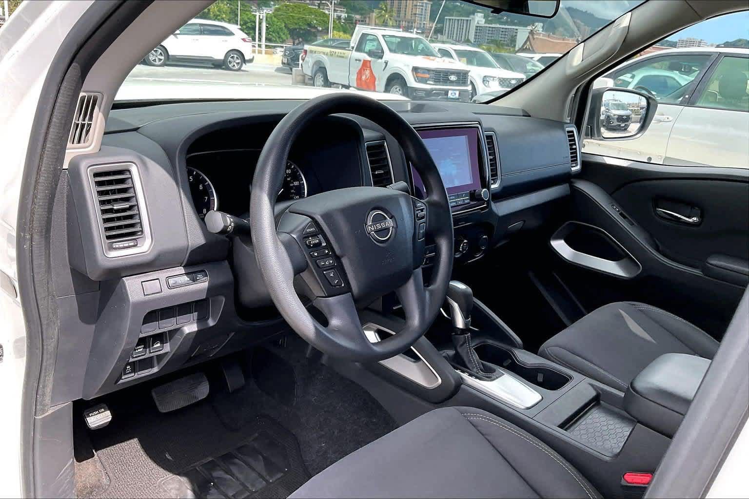 Used 2023 Nissan Frontier SV AWD/4WD image 2