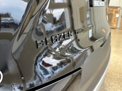 Used 2024 Chevrolet Blazer LT w/ Convenience Package image 11