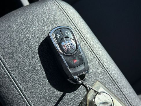 Used 2025 Buick Encore GX Preferred image 22
