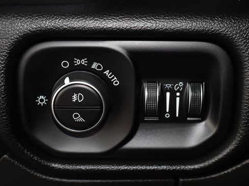 Used 2019 RAM 1500 Laramie AWD/4WD image 20