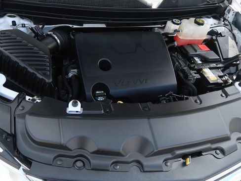 Used 2021 Chevrolet Traverse High Country FWD image 50