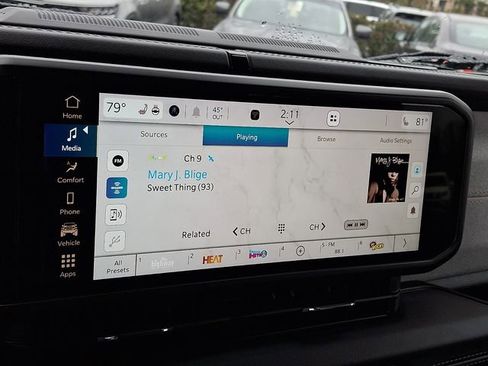 Used 2025 Jeep Wrangler Unlimited Sahara w/ Safety Group image 18