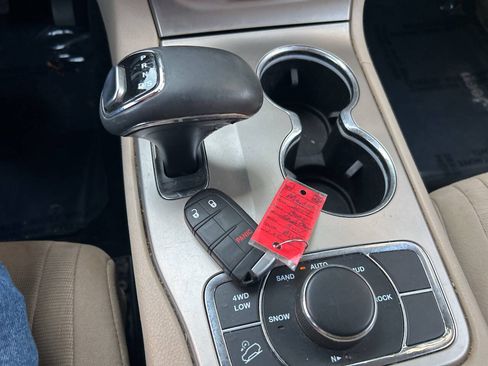 Used 2014 Jeep Grand Cherokee Laredo w/ Quick Order Package 23E AWD/4WD image 29
