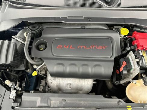Used 2019 Jeep Compass Latitude w/ Cold Weather Group AWD/4WD image 32