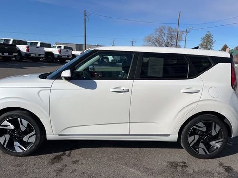 Used 2023 Kia Soul GT-Line FWD image 5