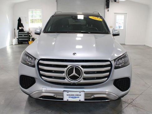 Used 2025 Mercedes-Benz GLS 450 4MATIC image 3