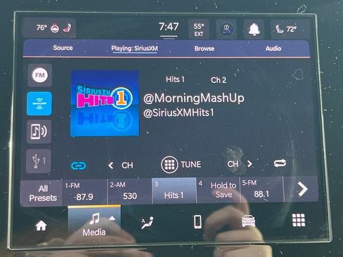 New 2025 Jeep Grand Cherokee Laredo X w/ Luxury Tech Group I image 19