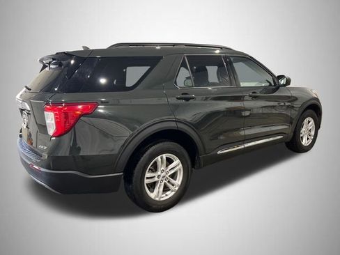 Used 2022 Ford Explorer XLT w/ Equipment Group 202A image 5