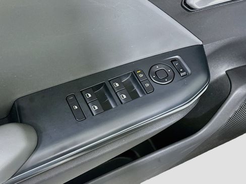 Used 2025 Kia K4 FWD image 15