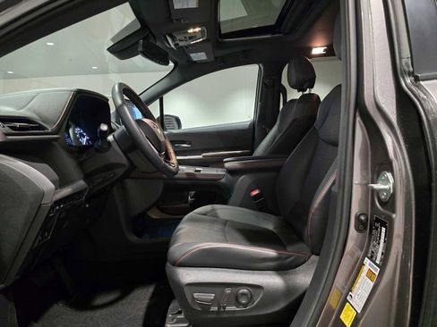 Used 2022 Toyota Sienna XSE w/ XSE Plus Package image 28